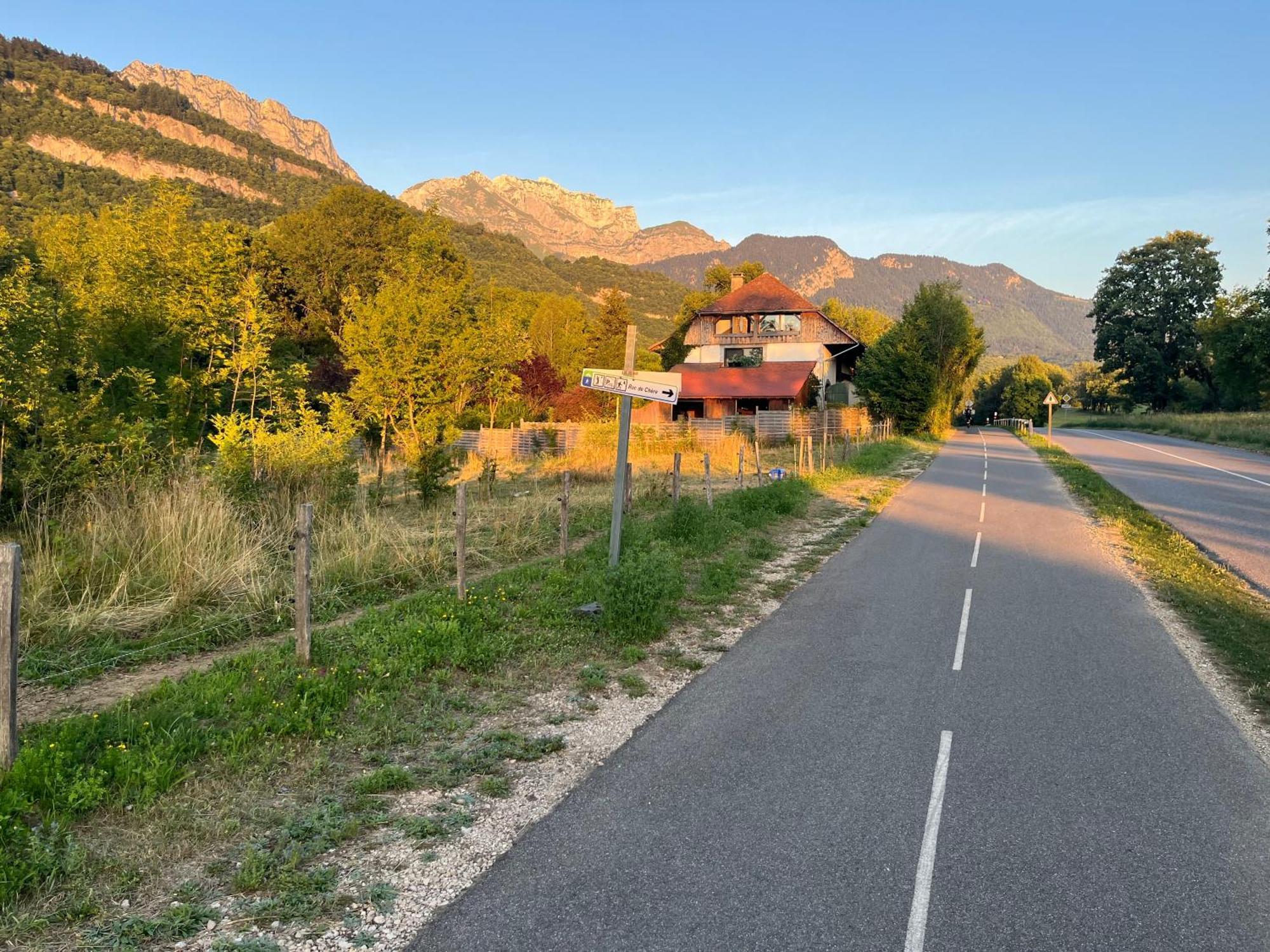 Entre Lac D'Annecy Et Montagnes, Golf Et Parapente A Pieds تالوار الغرفة الصورة